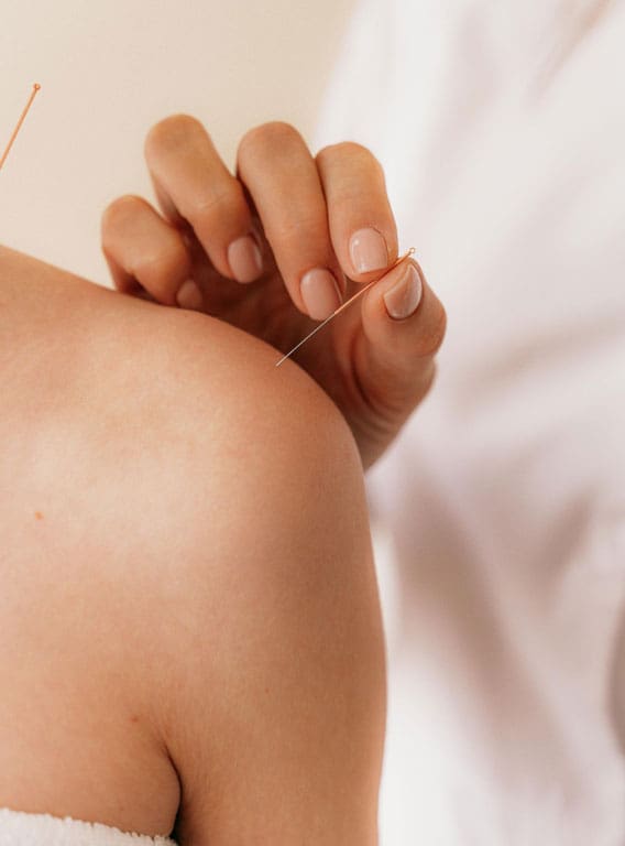 Professional cold laser therapy device for massage clinics